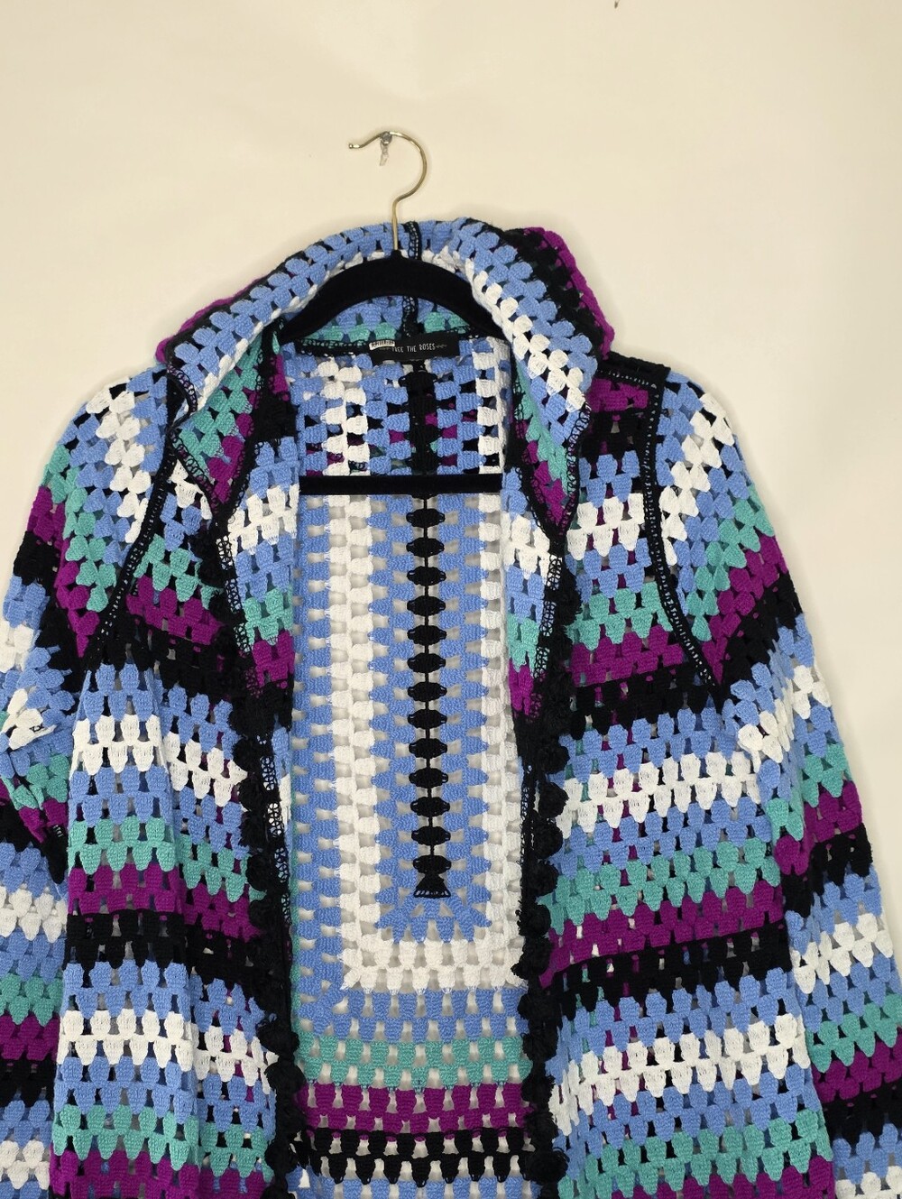 Free the Roses Crochet Hooded Cardigan Open Front Pom-pom Trim Pockets Spring - Picture 4 of 14